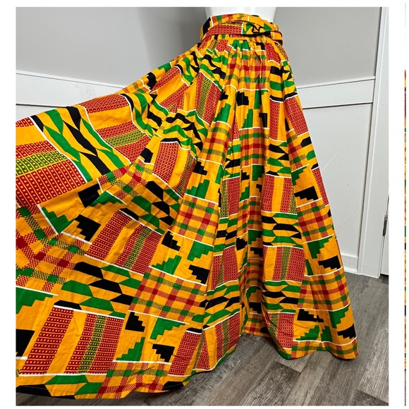 BOLD AFRICAN PRINT MAXI SKIRT- FREE SIZE -NEW - Picture 1 of 6